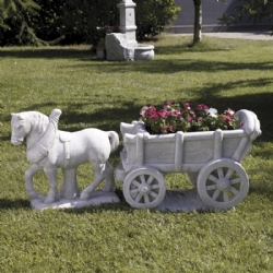 Carretto con cavallo in pietra ricostituita cm 110x35 H 43