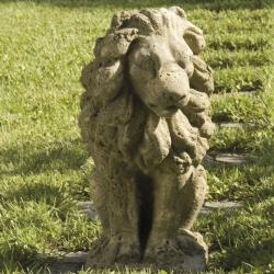Leone Egizio H 44 in pietra corrosa