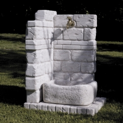 Fontana campestre in pietra con rubinetto H 85