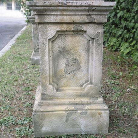 Pilastro Valadier in pietra ricostituita corrosa h 85
