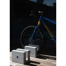 Porta bici in cemento